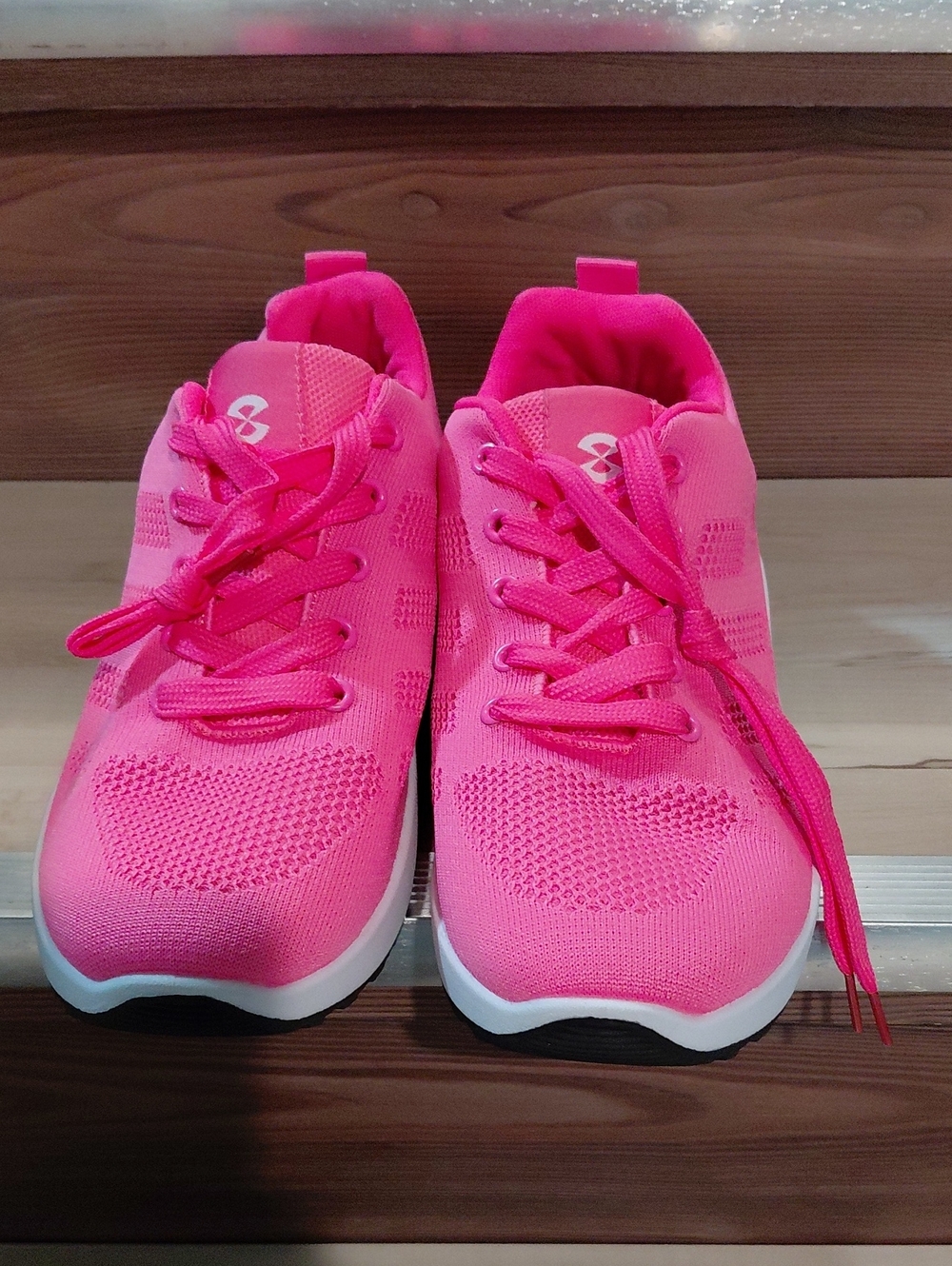 Orthora Women's Lightweight Knit Sneakers in Bright Pink New With No Tag